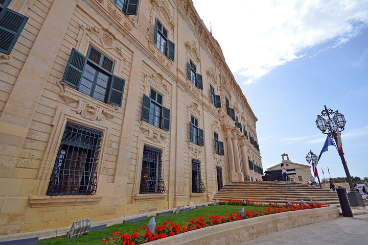 Grandmaster’s Palace exterior in Valletta historic tour