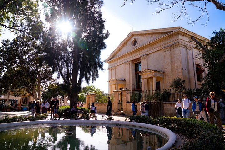 Historic gardens in Valletta guided walking tour